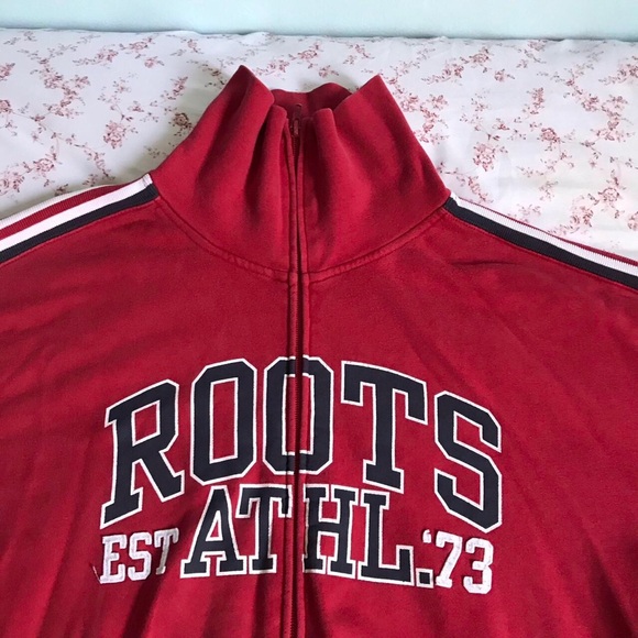 Red Roots zip up sweater with long neck collar - Picture 2 of 8